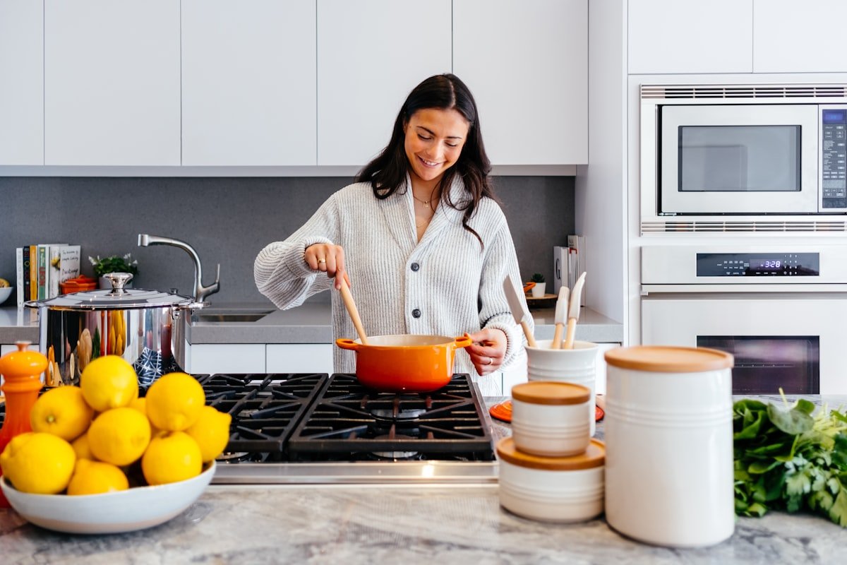 Aesthetics and Durability in the Kitchen: Porcelain Backsplash Guide